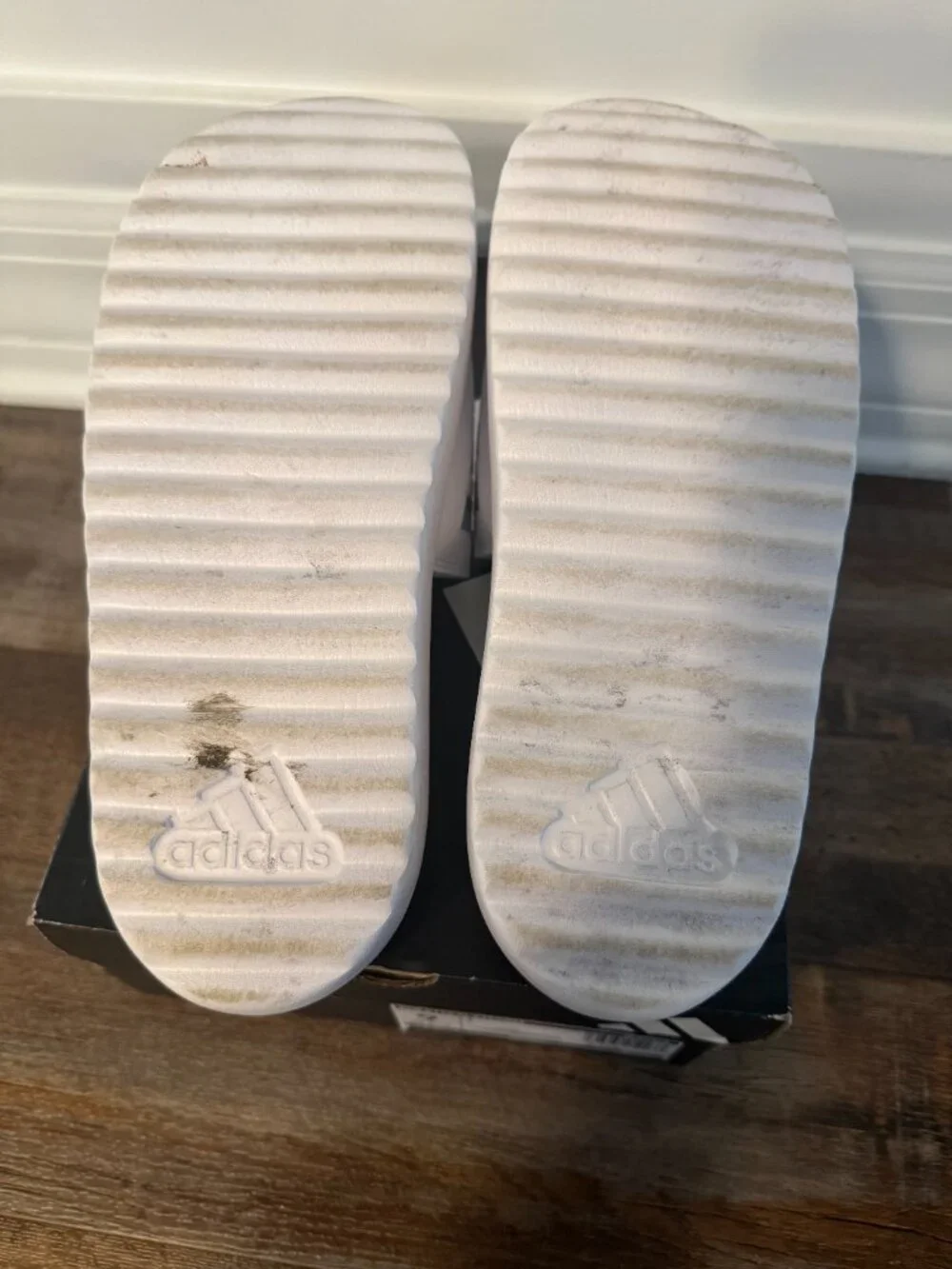 Adidas Adilette Platform Slides in Cloud White / Silver Metallic Women's 9 - Picture 6 of 7